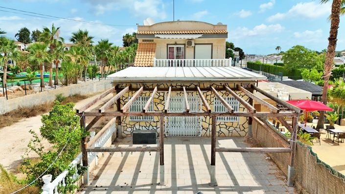 Image No.38-3 Bed Commercial for sale