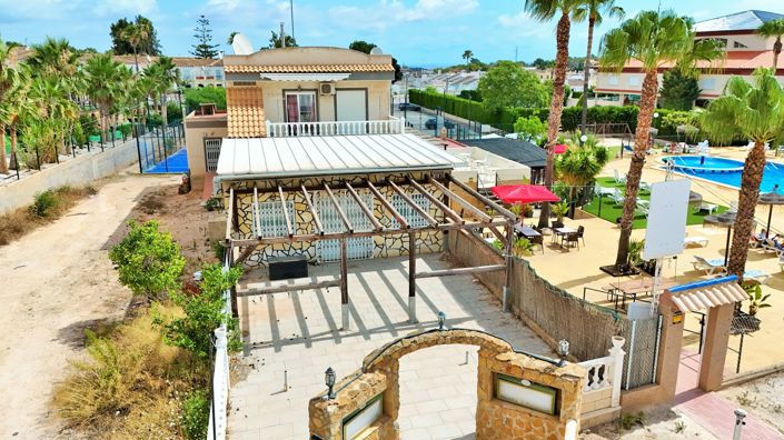 Image No.39-3 Bed Commercial for sale