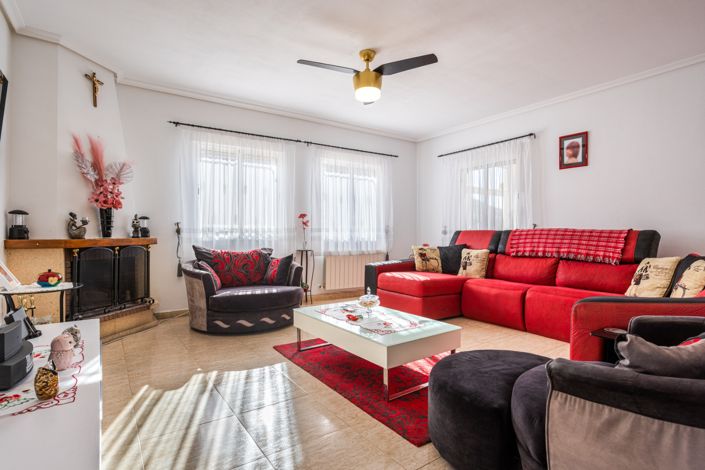 Image No.21-3 Bed Country House for sale