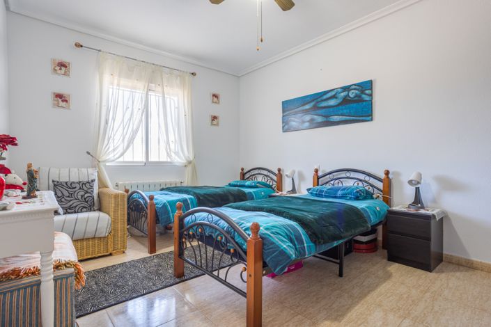 Image No.32-3 Bed Country House for sale