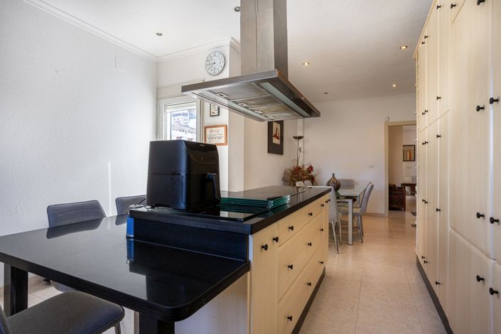 Image No.14-3 Bed Property for sale