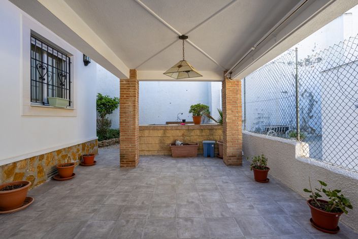 Image No.44-3 Bed Property for sale