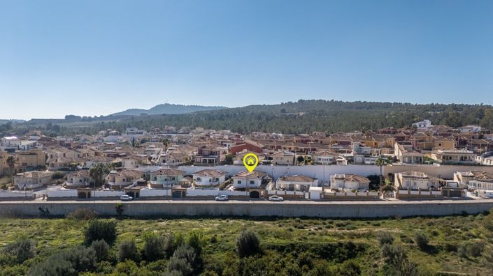 Image No.48-3 Bed Property for sale