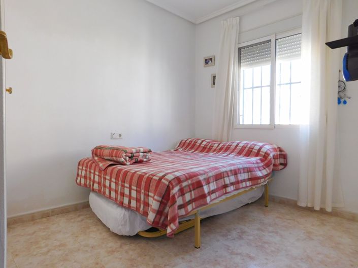 Image No.18-2 Bed Townhouse for sale