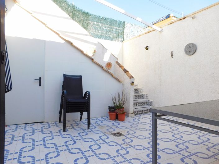 Image No.20-2 Bed Townhouse for sale