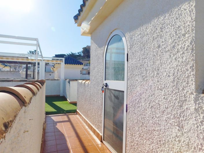 Image No.26-2 Bed Townhouse for sale