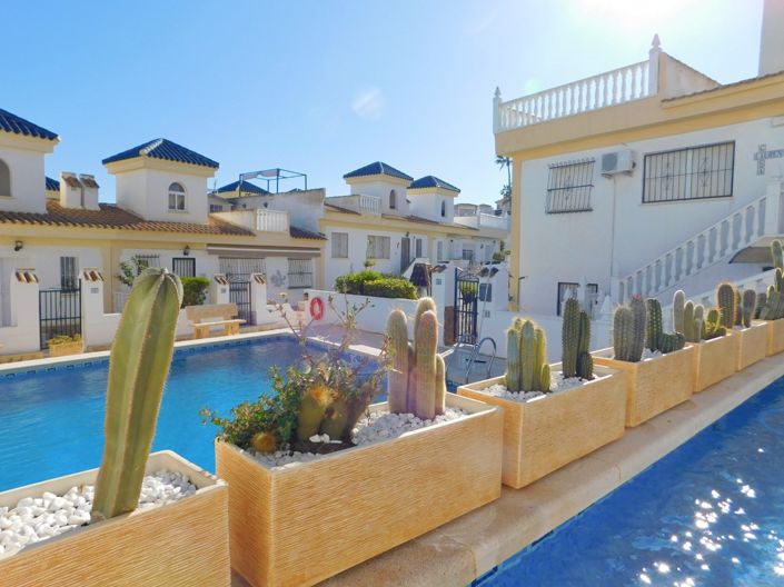 Image No.35-2 Bed Townhouse for sale