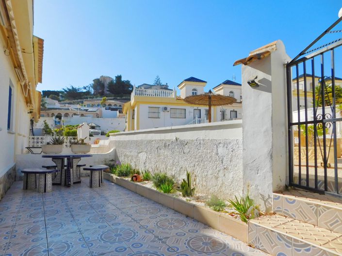 Image No.8-2 Bed Townhouse for sale