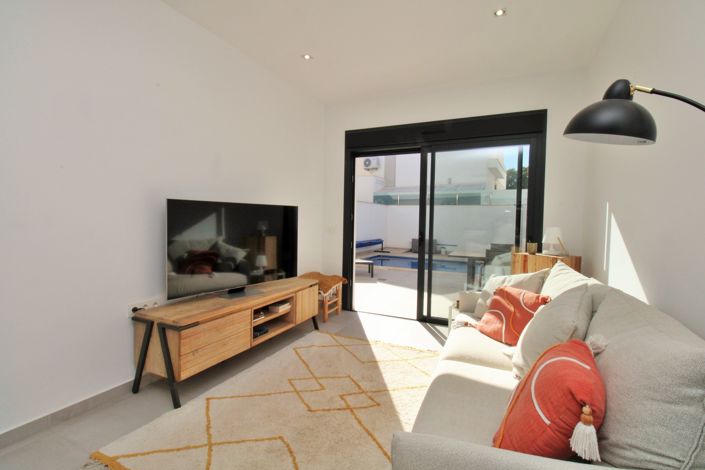 Image No.5-2 Bed Property for sale