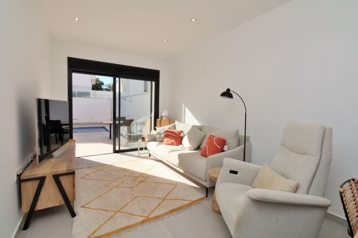 Image No.6-2 Bed Property for sale