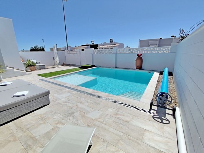 Image No.13-2 Bed Property for sale