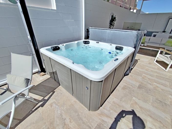 Image No.14-2 Bed Property for sale