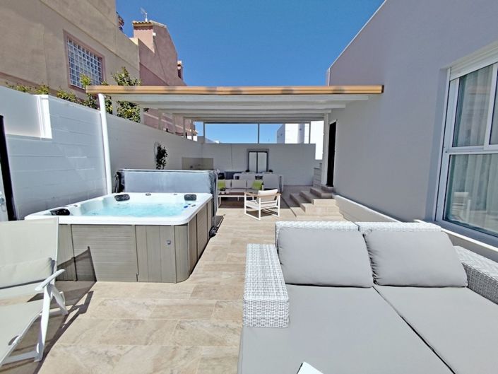 Image No.15-2 Bed Property for sale