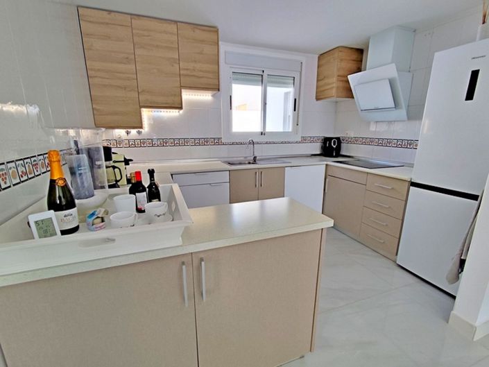 Image No.4-2 Bed Property for sale