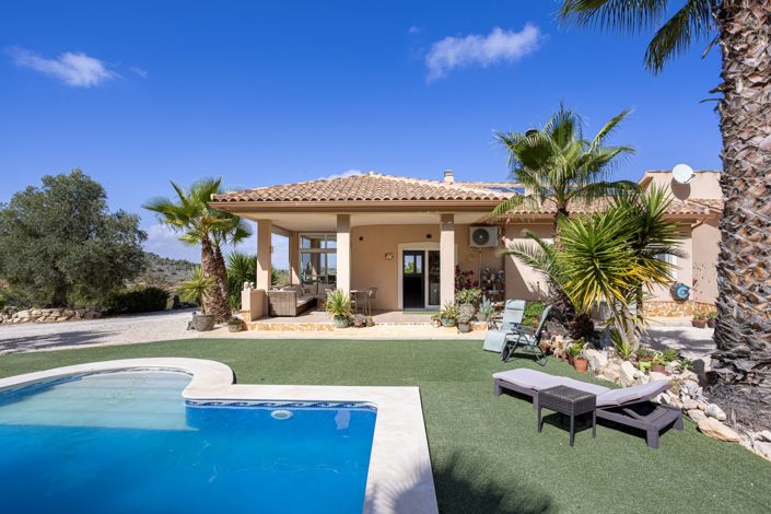 Image No.32-3 Bed Property for sale