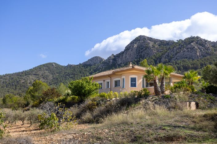 Image No.45-3 Bed Property for sale