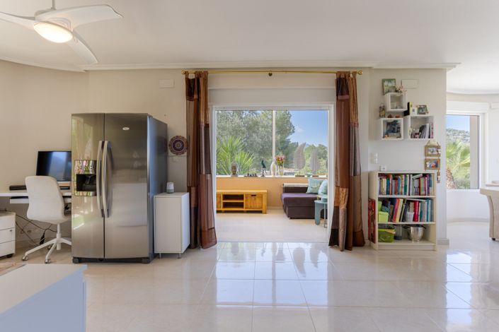 Image No.5-3 Bed Property for sale