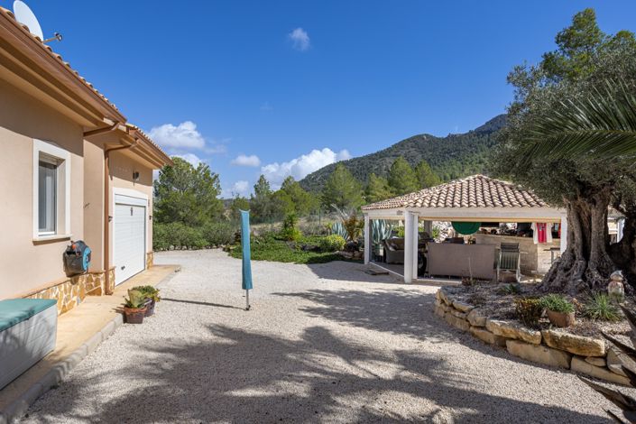Image No.50-3 Bed Property for sale