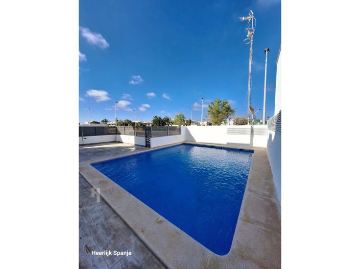 Image No.30-2 Bed Apartment for sale