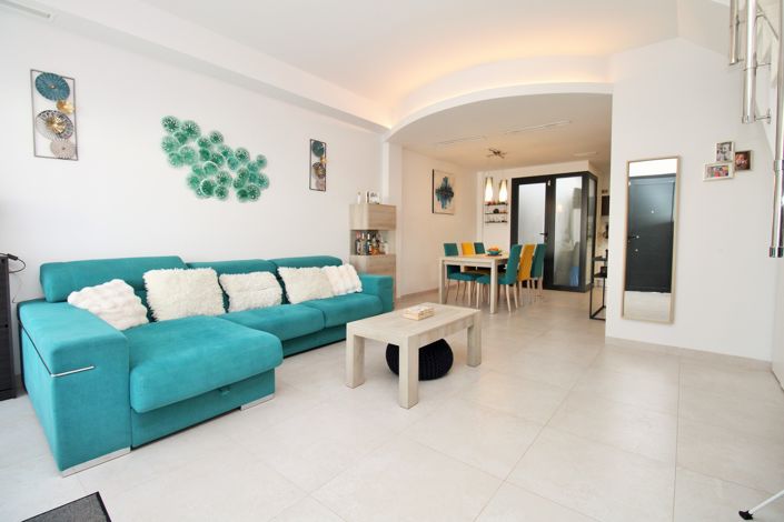 Image No.4-2 Bed Property for sale