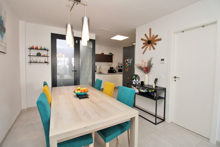 Image No.6-2 Bed Property for sale