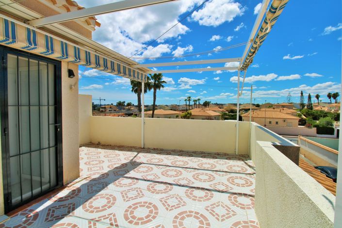 Image No.26-3 Bed Property for sale