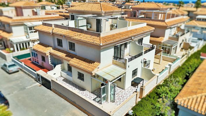 Image No.3-3 Bed Property for sale