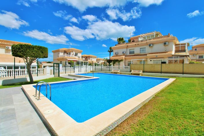 Image No.30-3 Bed Property for sale