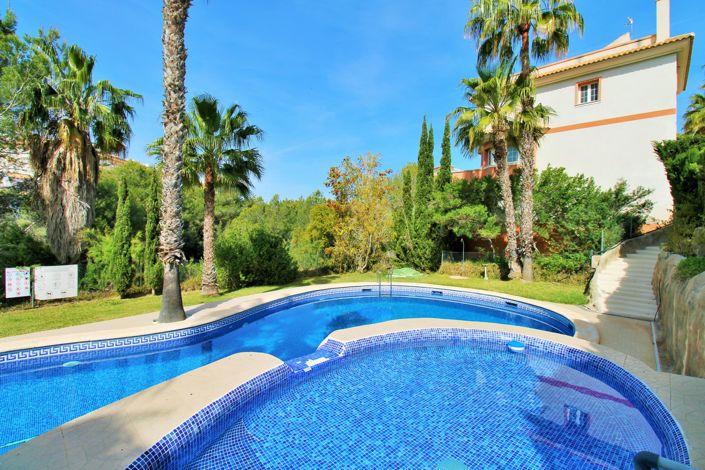 Image No.32-3 Bed Property for sale