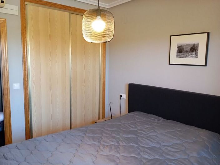 Image No.20-2 Bed Apartment for sale