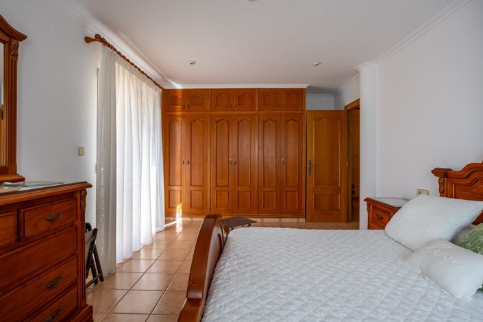 Image No.26-5 Bed Property for sale