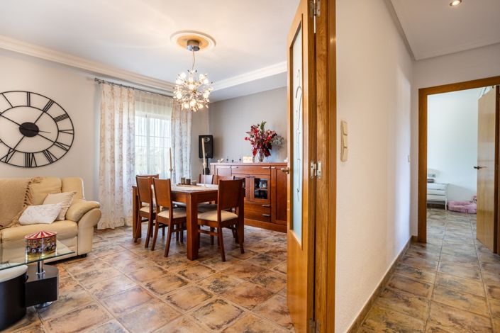 Image No.4-5 Bed Property for sale