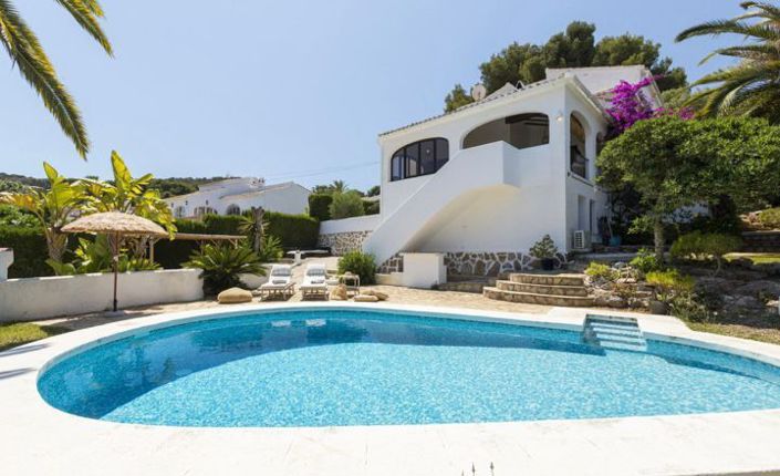 Image No.2-4 Bed Villa for sale