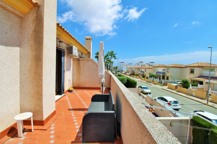 Image No.19-3 Bed Property for sale