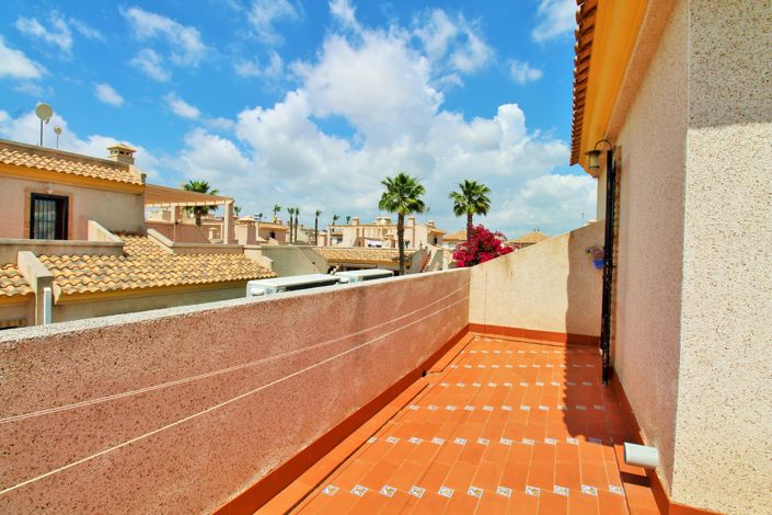 Image No.21-3 Bed Property for sale