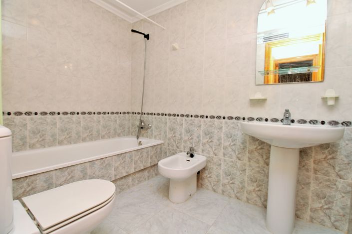Image No.15-3 Bed Apartment for sale