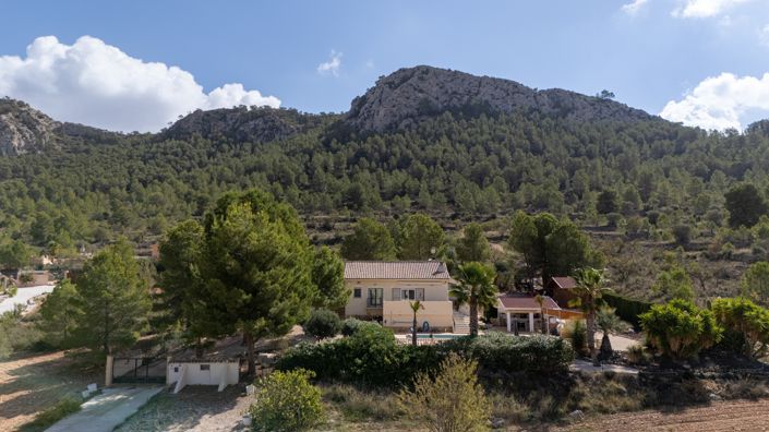 Image No.40-4 Bed Property for sale