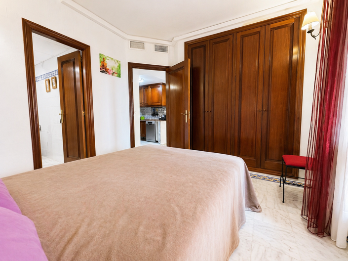 Image No.10-3 Bed Apartment for sale