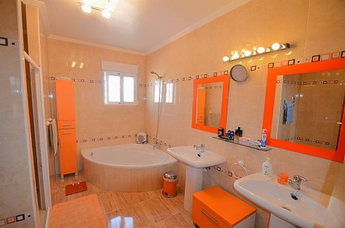 Image No.27-4 Bed Villa for sale