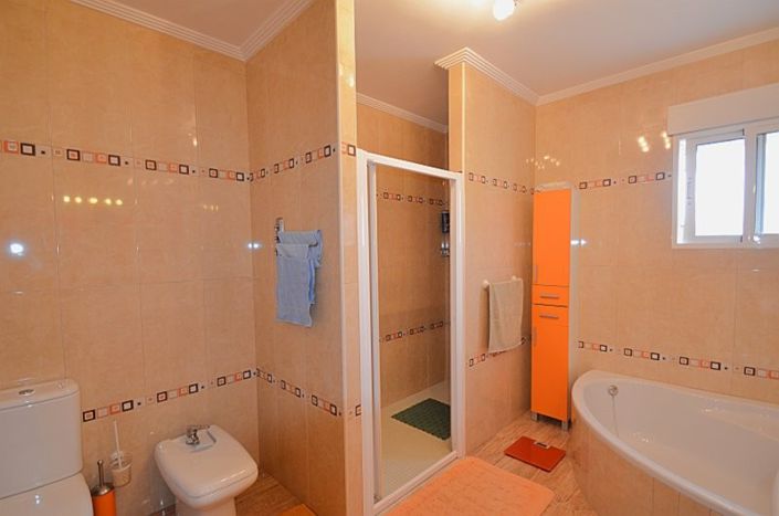 Image No.28-4 Bed Villa for sale