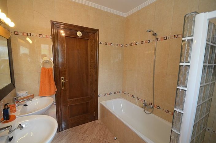 Image No.40-4 Bed Villa for sale