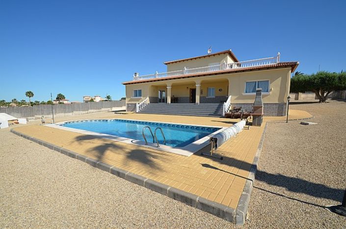 Image No.2-4 Bed Villa for sale