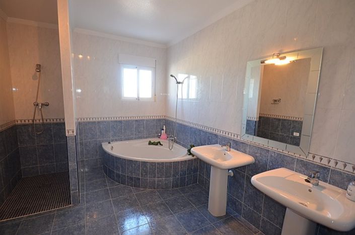 Image No.30-4 Bed Villa for sale