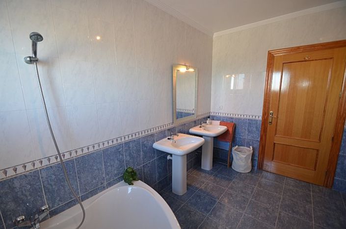 Image No.32-4 Bed Villa for sale