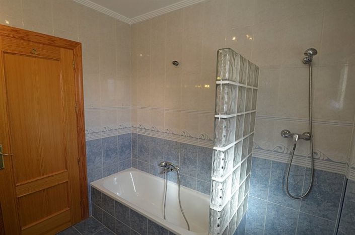 Image No.47-4 Bed Villa for sale