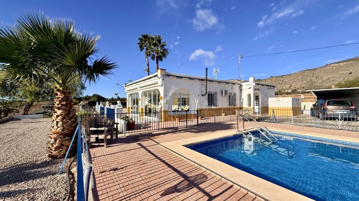 Image No.20-3 Bed Country House for sale