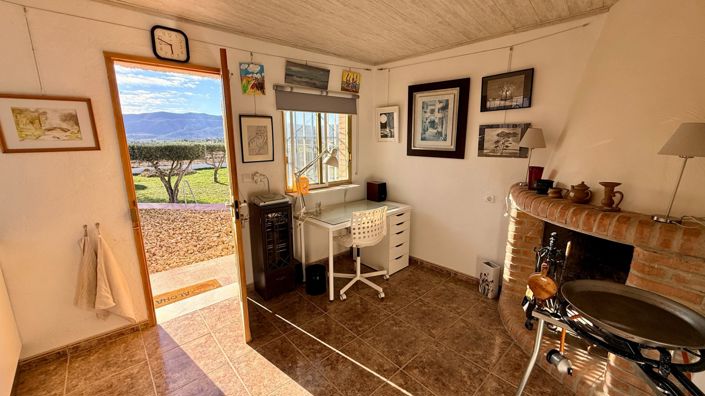 Image No.22-3 Bed Country House for sale