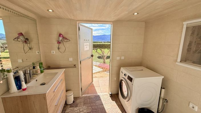 Image No.24-3 Bed Country House for sale