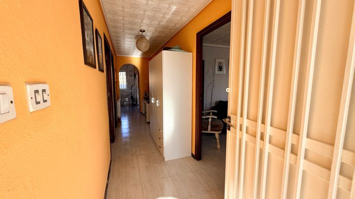 Image No.32-3 Bed Country House for sale