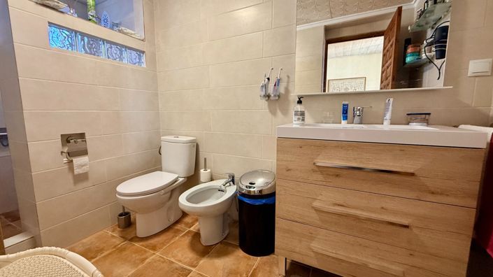Image No.41-3 Bed Country House for sale